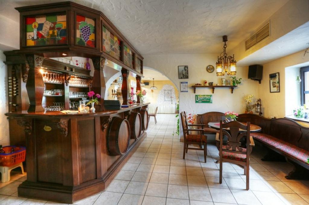 Pension & Gasthaus Kahren Buitenkant foto