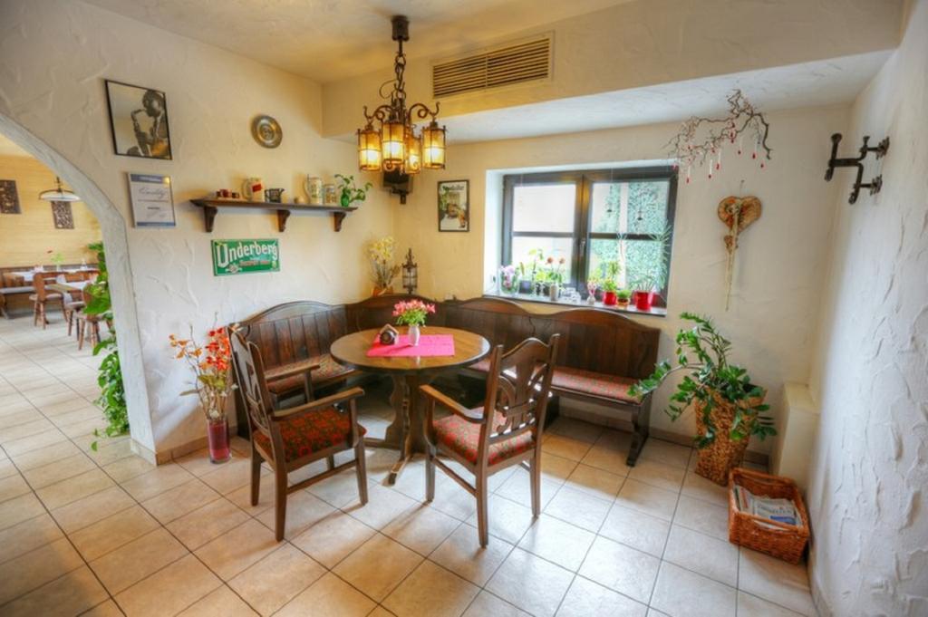 Pension & Gasthaus Kahren Buitenkant foto